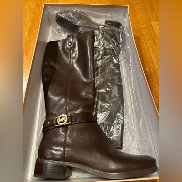 Very Gently used Michael Kors Brown Charmed riding boot size 9 1/2 - Picture 4 of 8